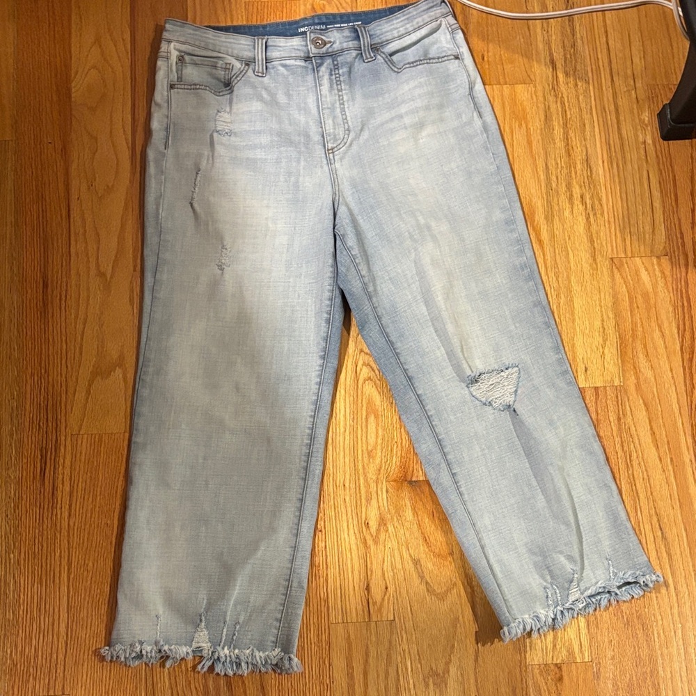 Light-Wash Barrel Leg Jeans